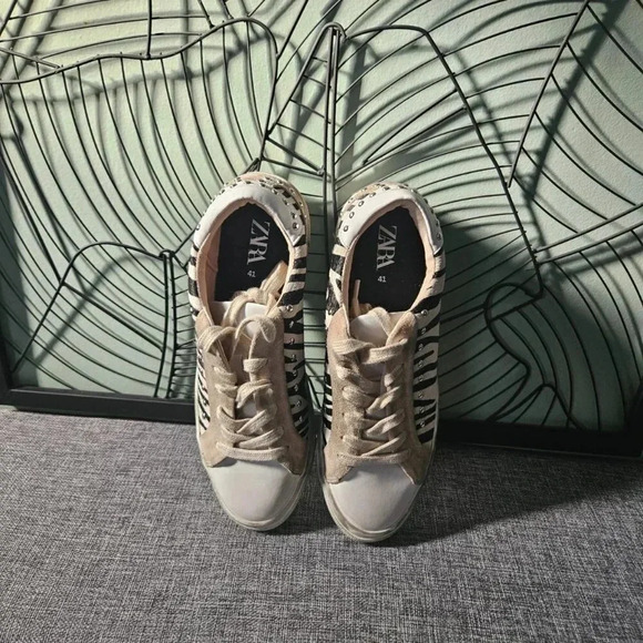 Zara | Zebra Pattern Studded Distressed (but like new!) Sneakers Size 41 - Picture 2 of 16